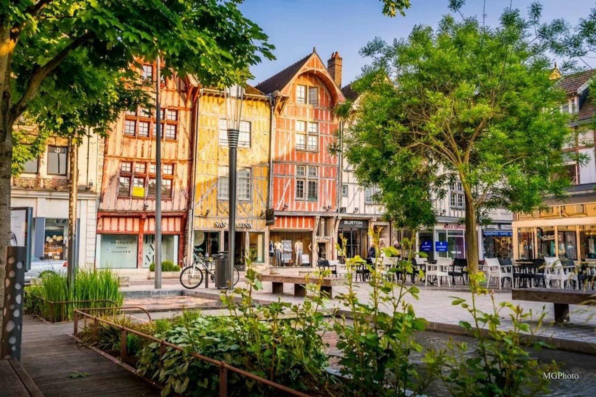 Logis Hotel Du Cirque Troyes Centre Historique Exteriér fotografie