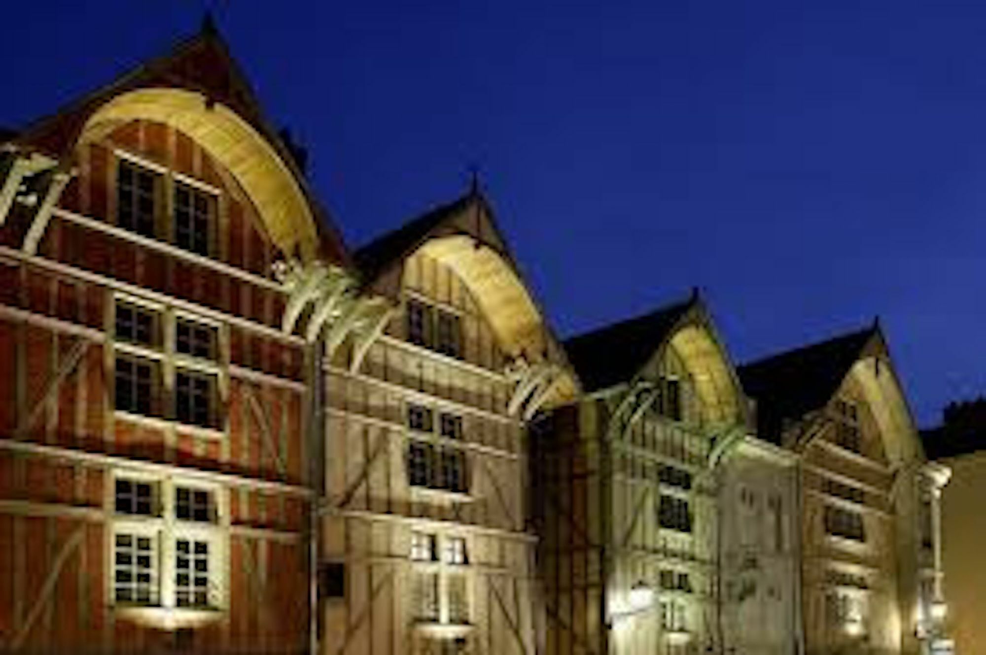 Logis Hotel Du Cirque Troyes Centre Historique Exteriér fotografie